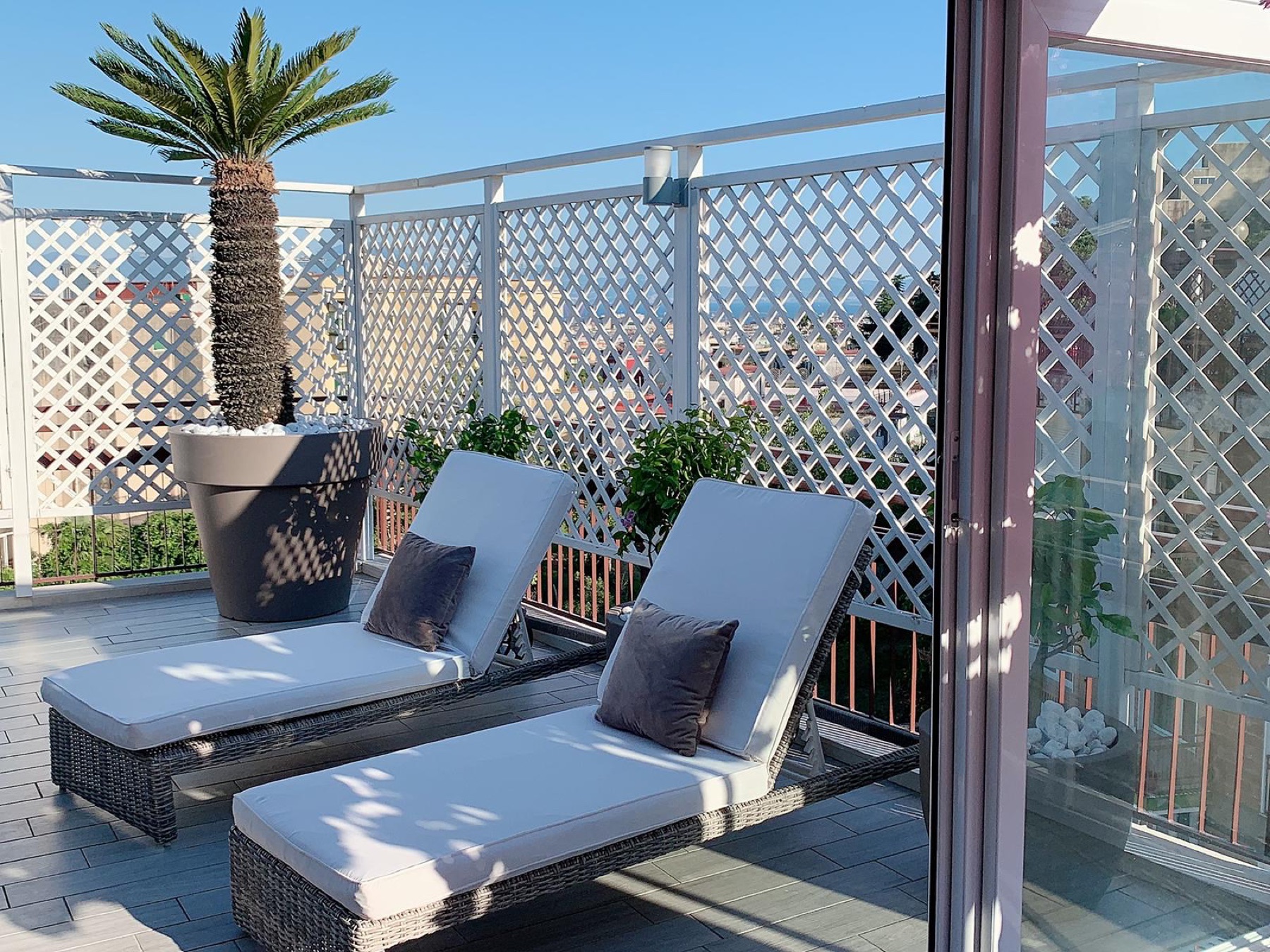 Allestimento con vasi e fioriere Faraone Vasi a Napoli - progetto 20